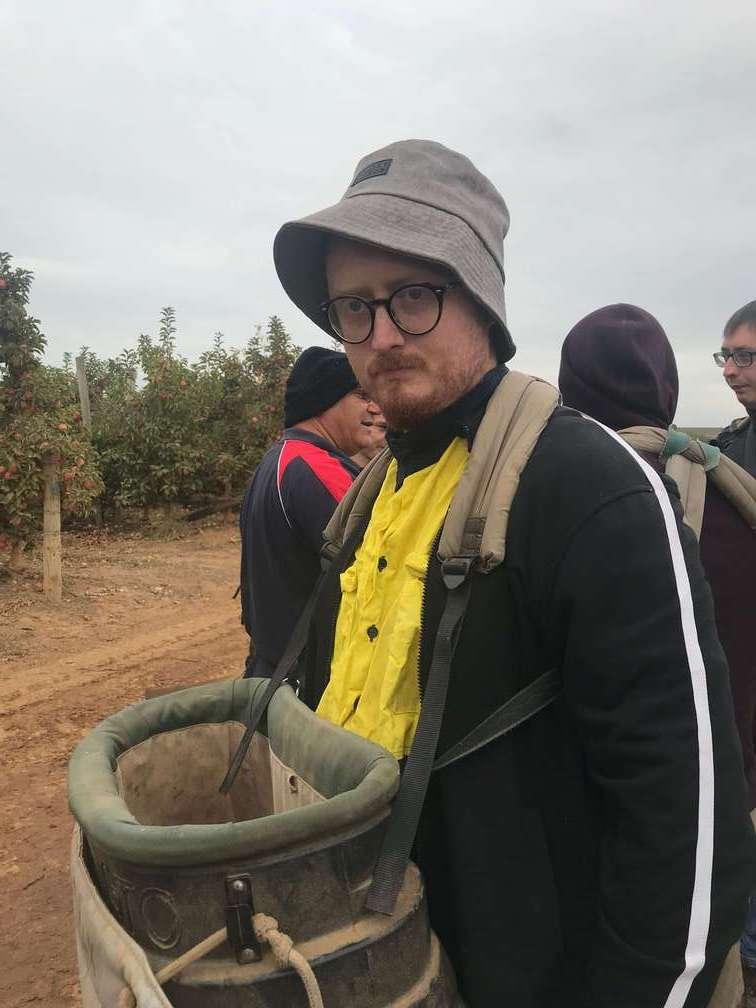 Apple Picking Australia